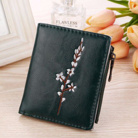 Fashion and leisure Women's wallet with oil skin embossing plum blossom short Wallet 